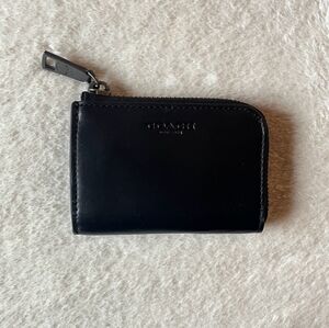 NWT COACH L ZIP KEY HOLDER